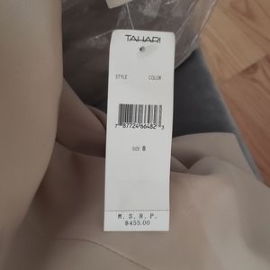 Tahari knee length tailored jacket with sleeve and lining